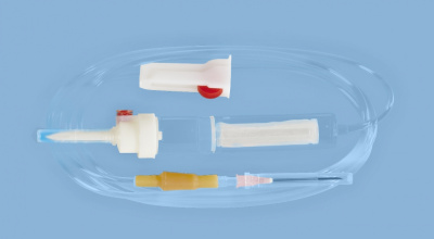 Система для вливаний гемотрансфузионная для крови с пластиковой иглой — 20 шт/уп купить оптом в Ярославле